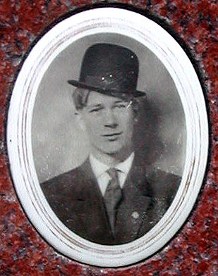 Bruno/Barney Rostkowski, gravestone portrait in hat